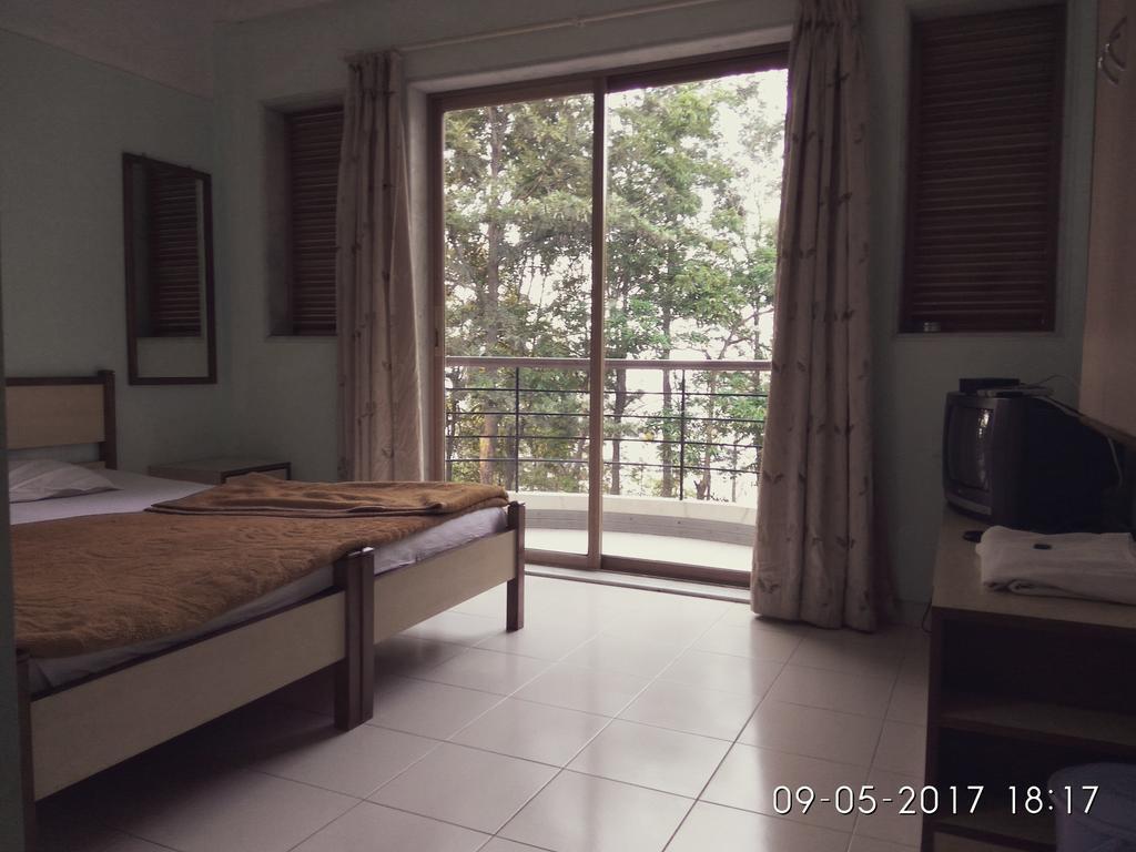 Trinity House Bed & Breakfast Panchgani Exterior photo